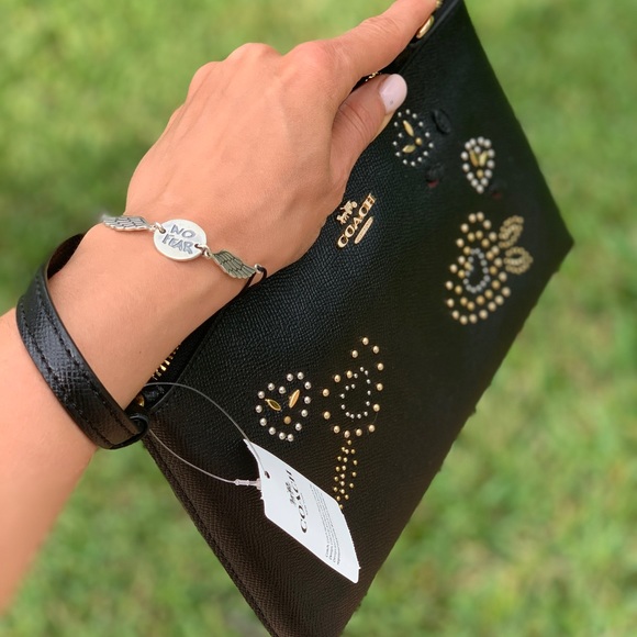 🔥SALE🔥COACH WRISTLET - Picture 7 of 7